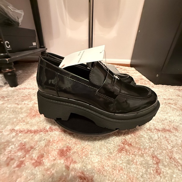 Black Loafers for Women - Picture 2 of 6